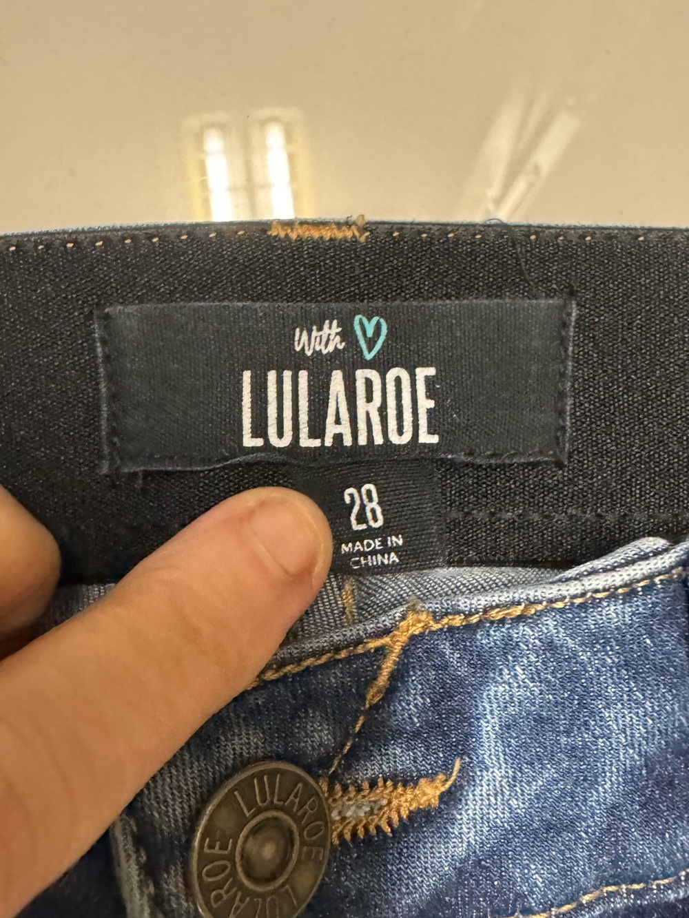 LuLaRoe Woman’s Medium Blue Denim Skinny Jeans Size 28 with Magic waistband - Picture 2 of 4